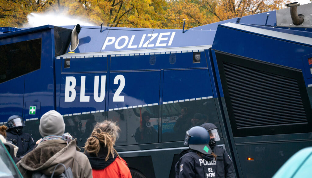 Polizei Wasserwerfer