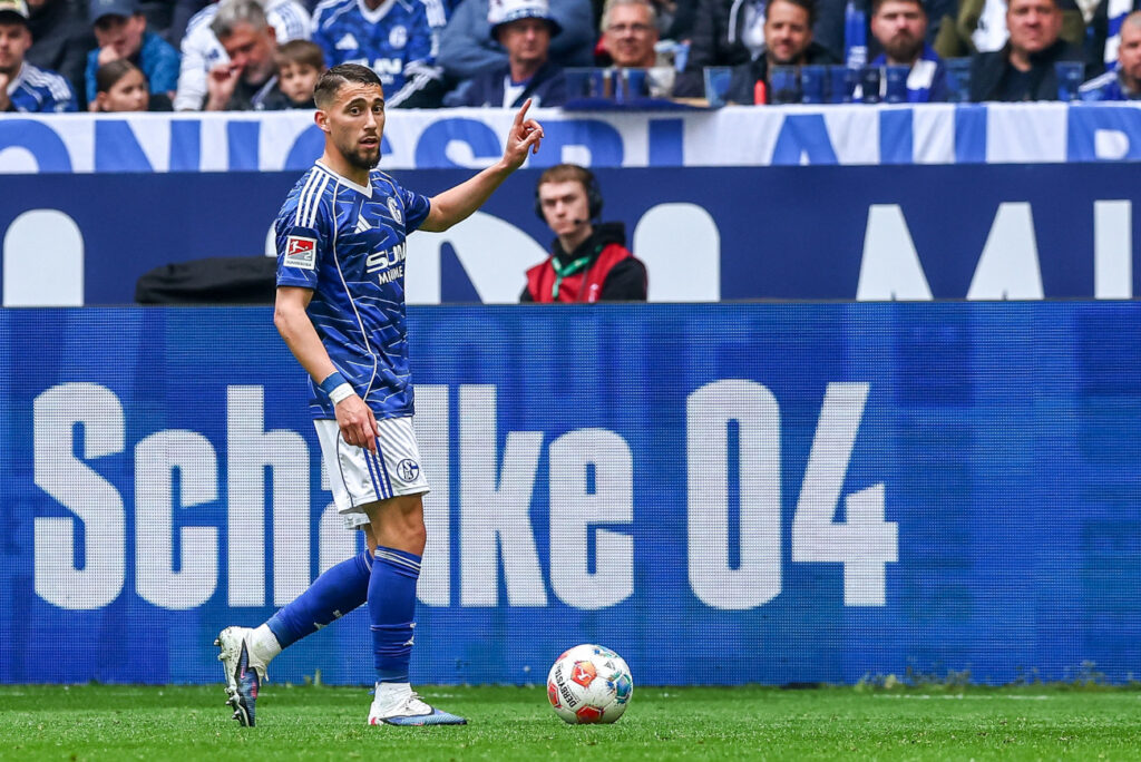 FC Schalke Adil Aouchiche